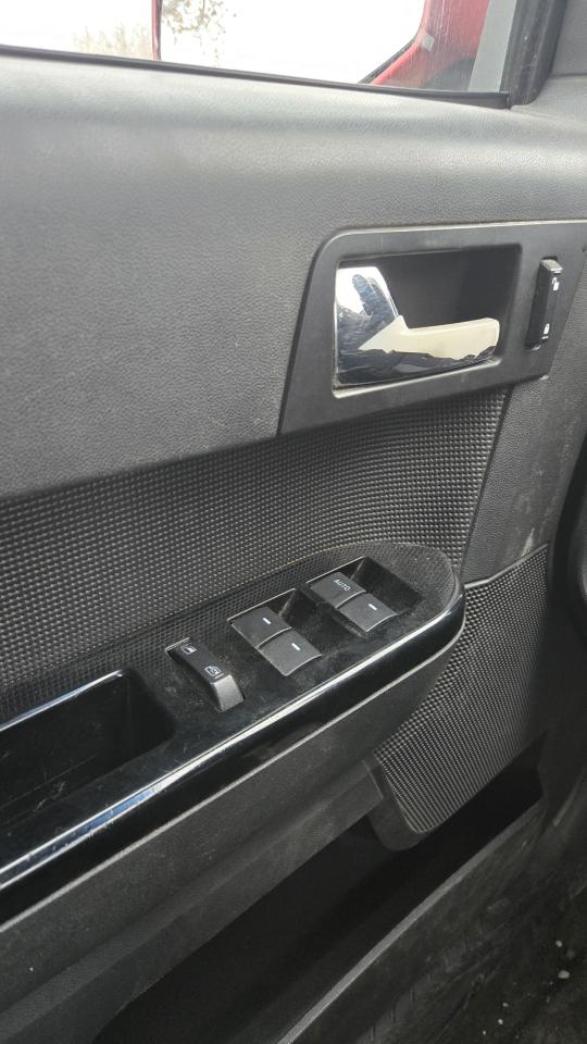 2009 Ford Escape Limited - Photo #8