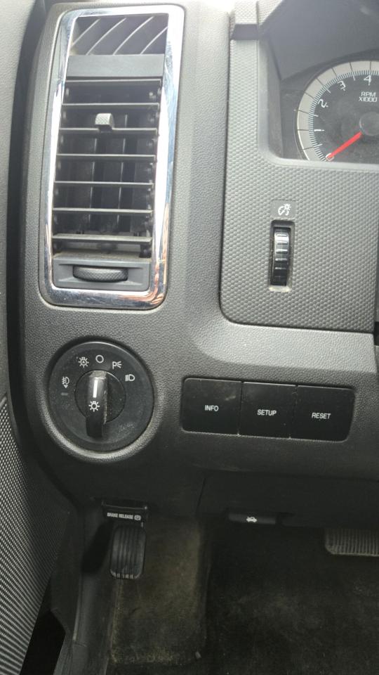 2009 Ford Escape Limited - Photo #9