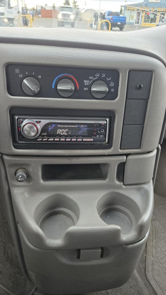 1998 GMC Safari Ext 111" WB RWD - Photo #11