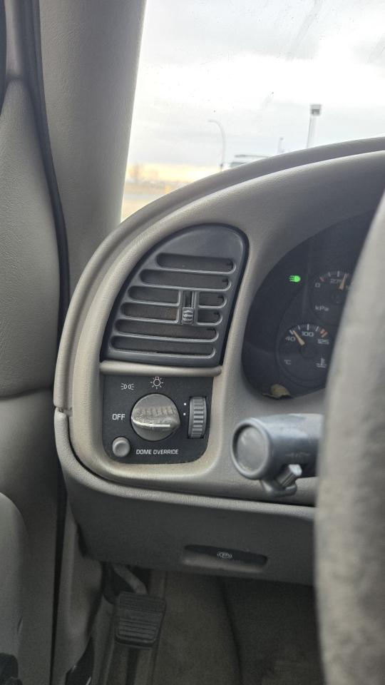 1998 GMC Safari Ext 111" WB RWD - Photo #9