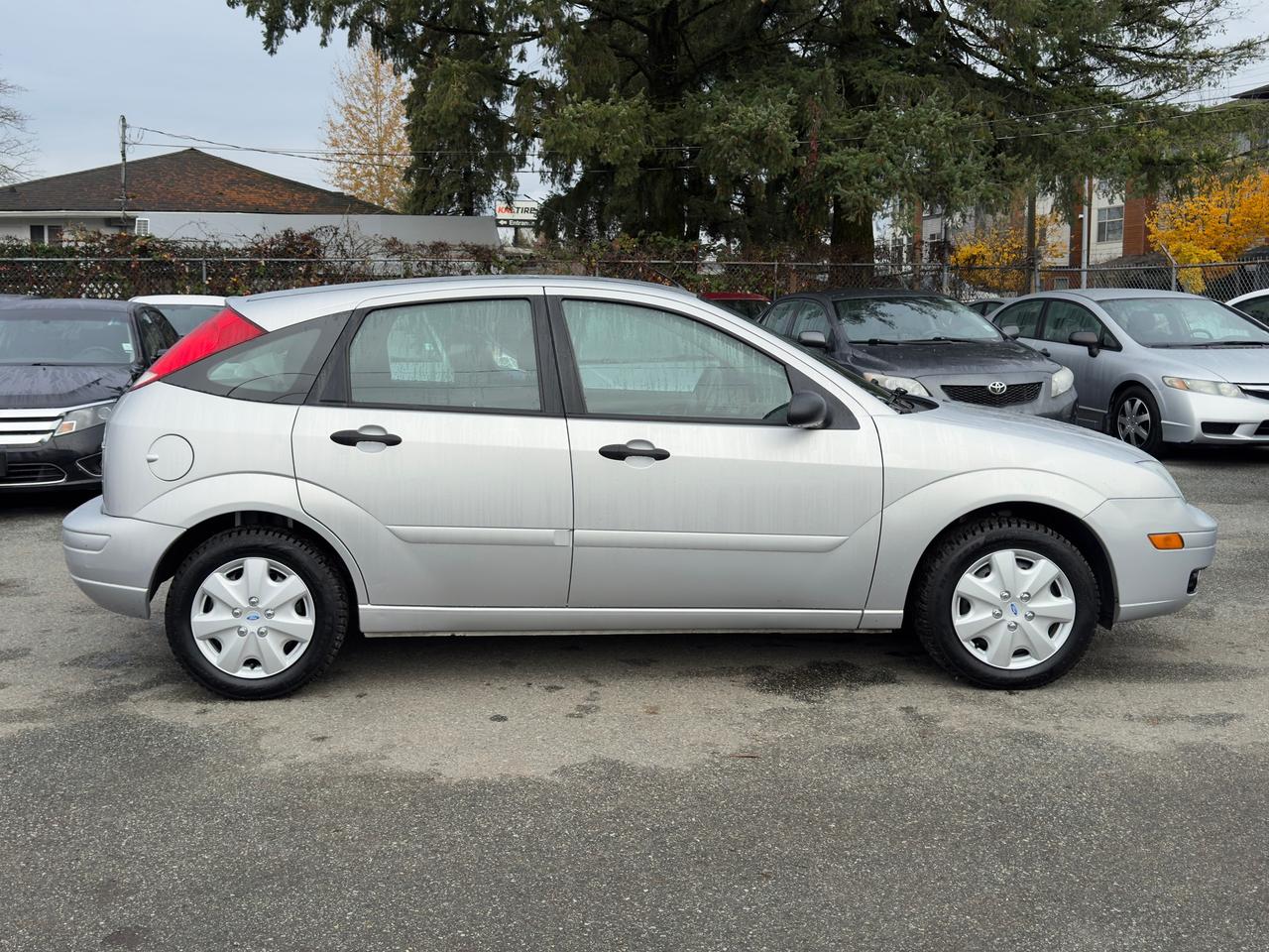 2005 Ford Focus SES FINANCING AVAILABLE Photo4