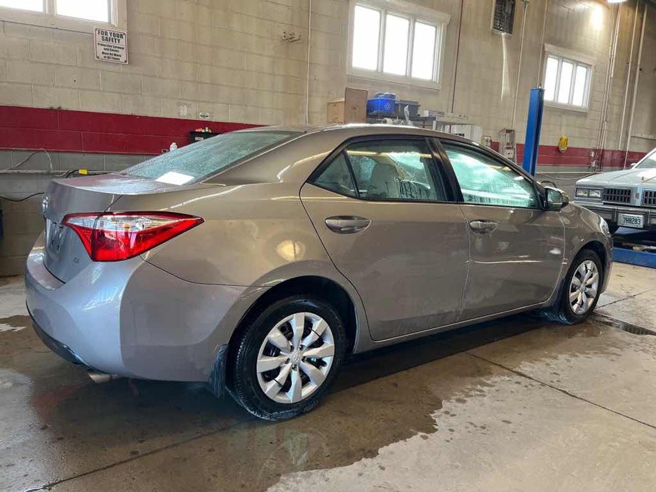 2015 Toyota Corolla LE Photo