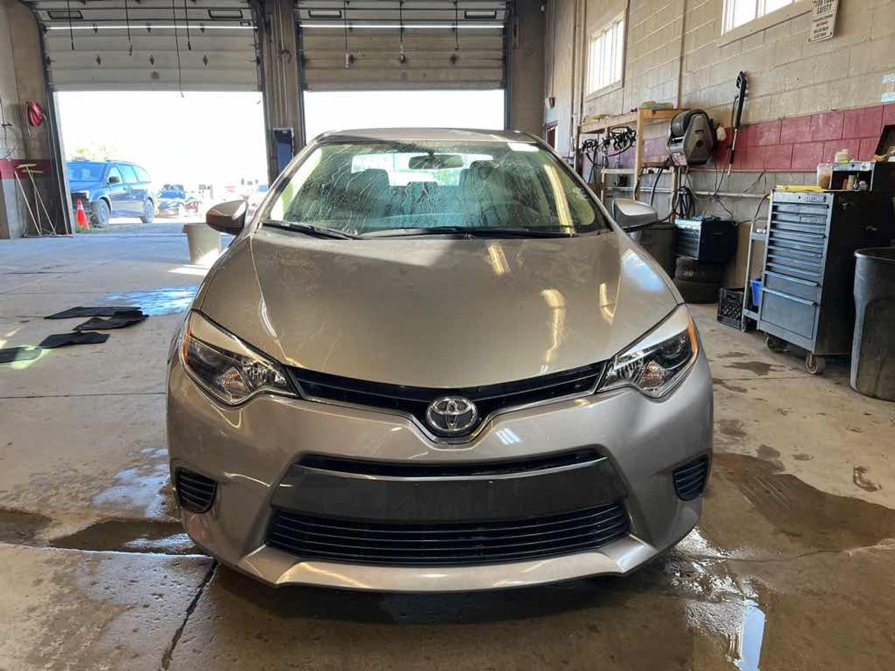 2015 Toyota Corolla LE Photo