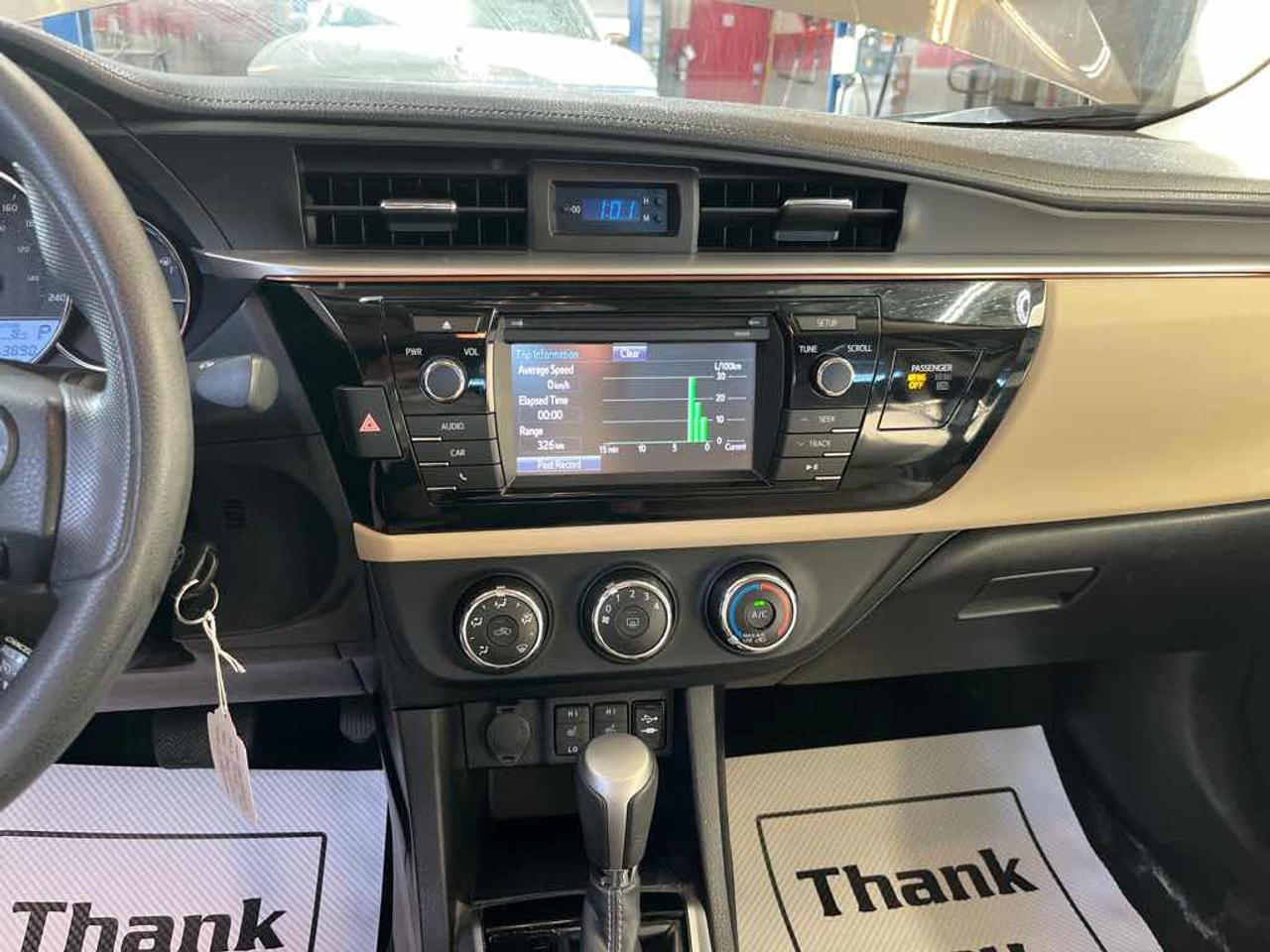 2015 Toyota Corolla LE Photo