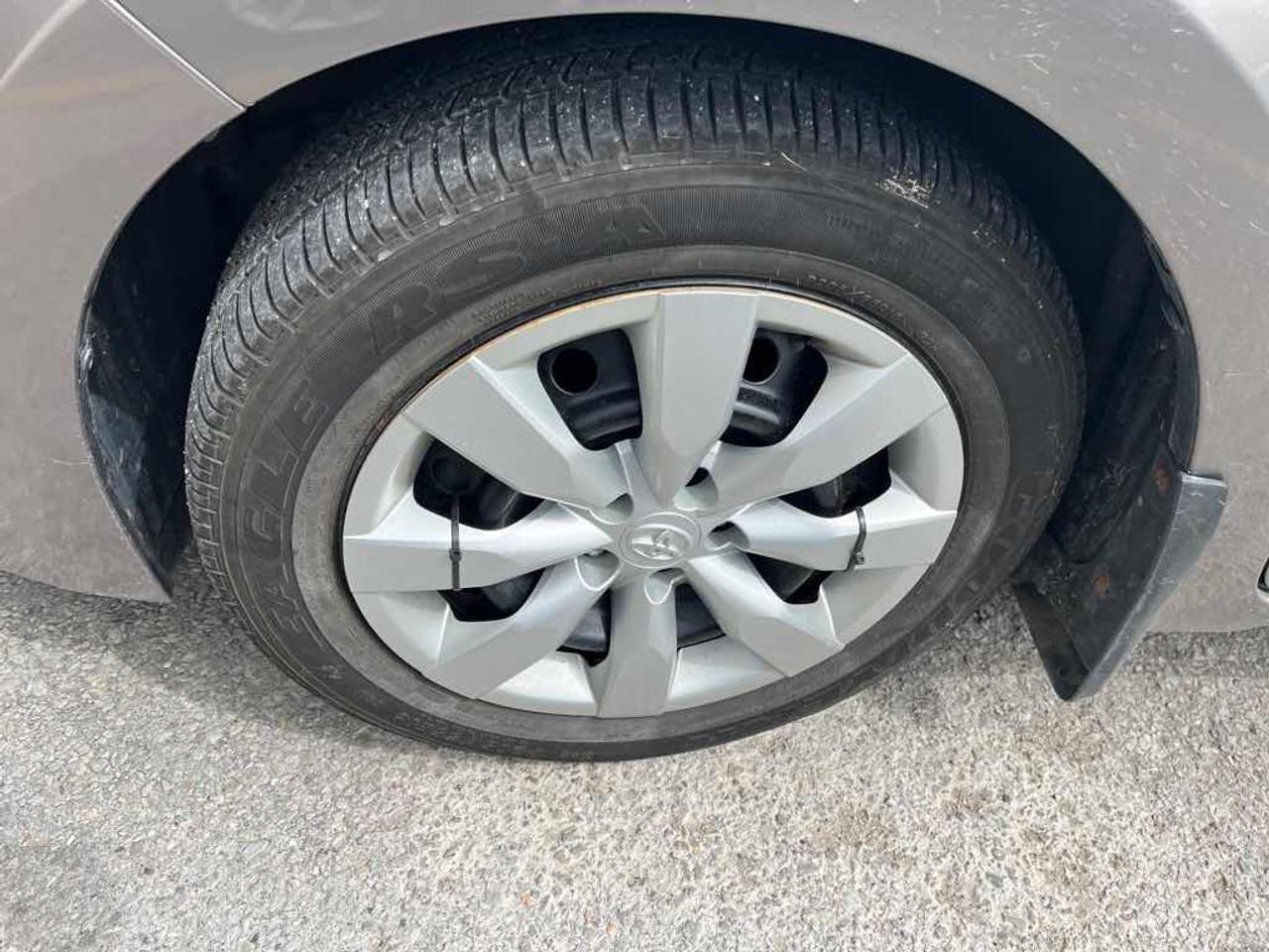 2015 Toyota Corolla LE Photo