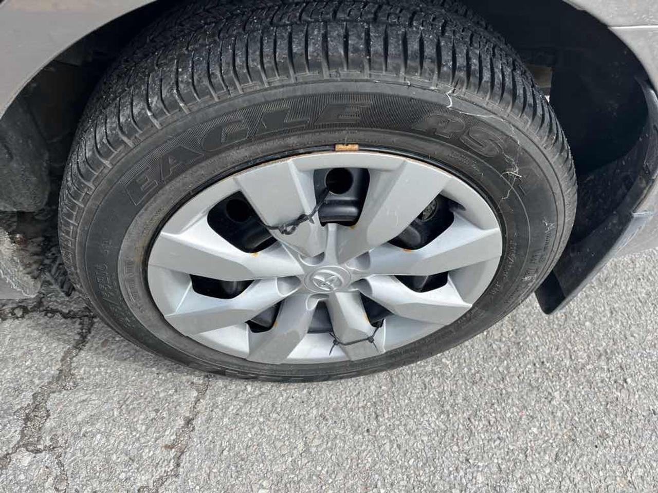 2015 Toyota Corolla LE Photo