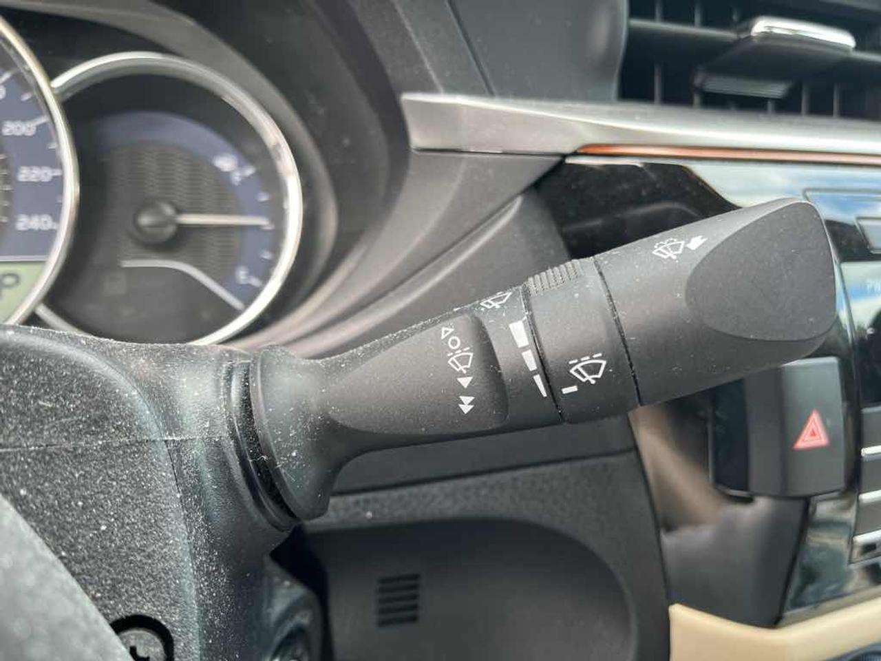 2015 Toyota Corolla LE Photo
