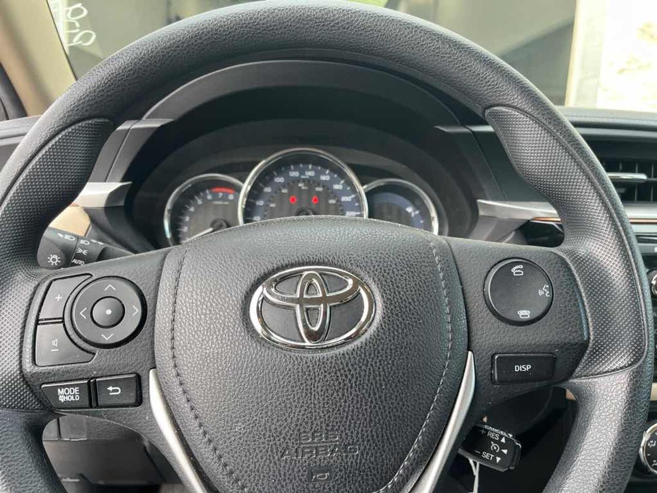 2015 Toyota Corolla LE Photo