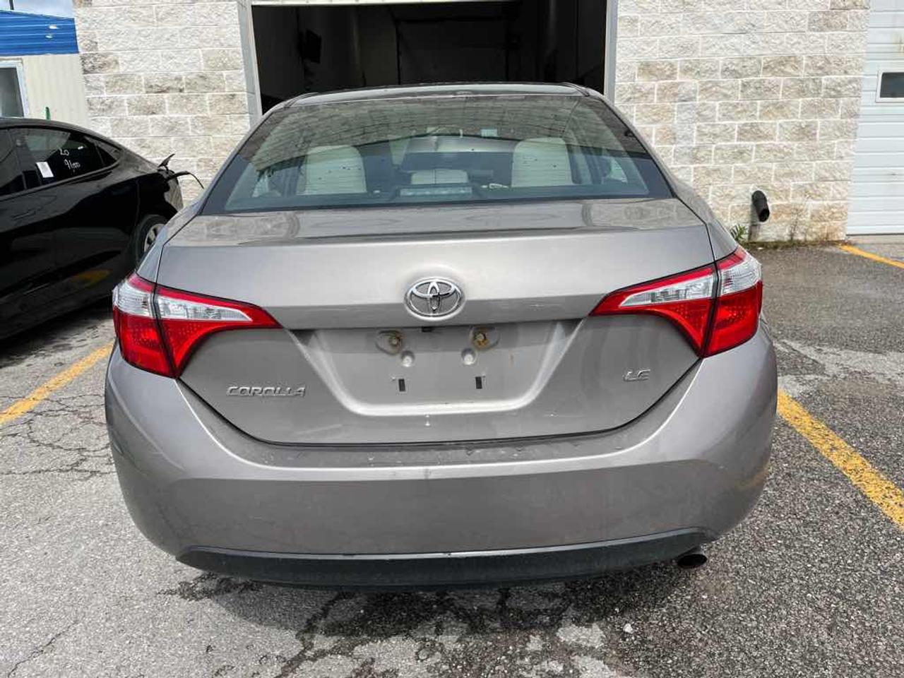 2015 Toyota Corolla LE Photo