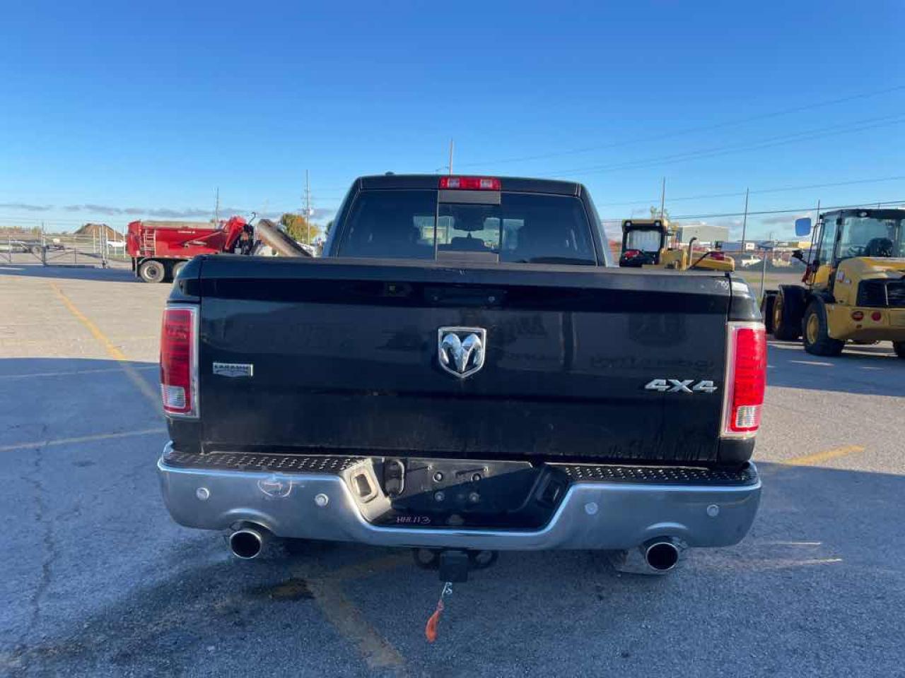 2016 RAM 1500 Laramie Photo4