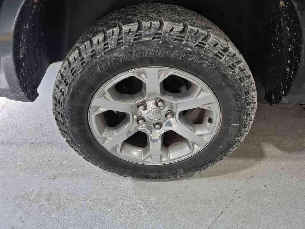 2016 RAM 1500 Laramie - Photo #24