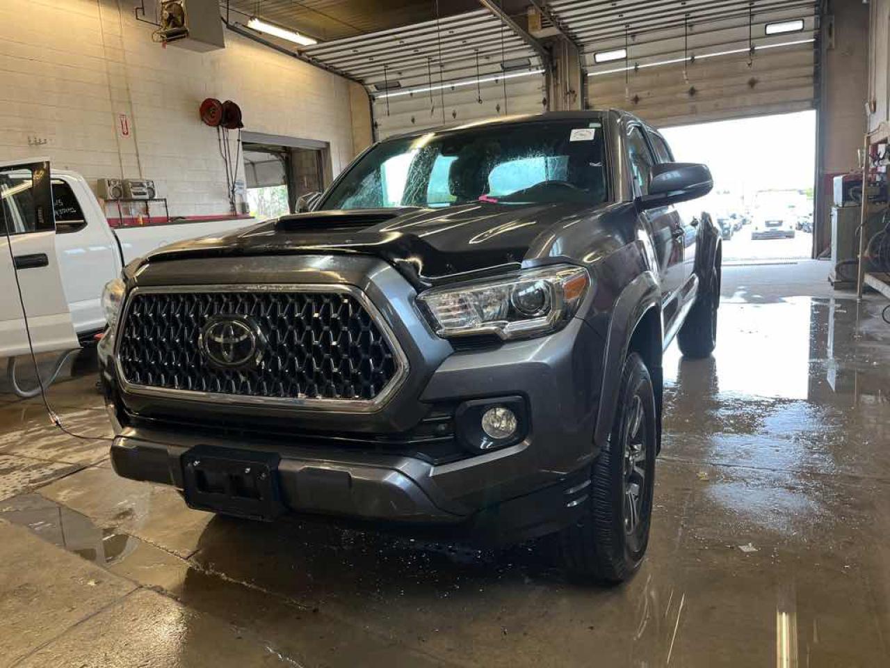 Used 2018 Toyota Tacoma double cab for sale in Innisfil, ON