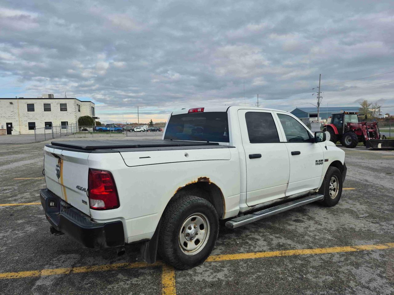 2014 RAM 1500 ST - Photo #4