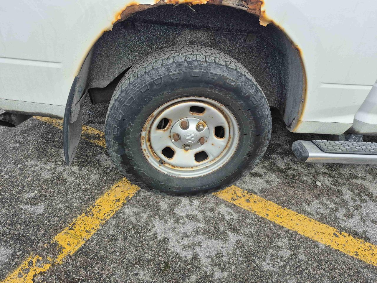 2014 RAM 1500 ST - Photo #15