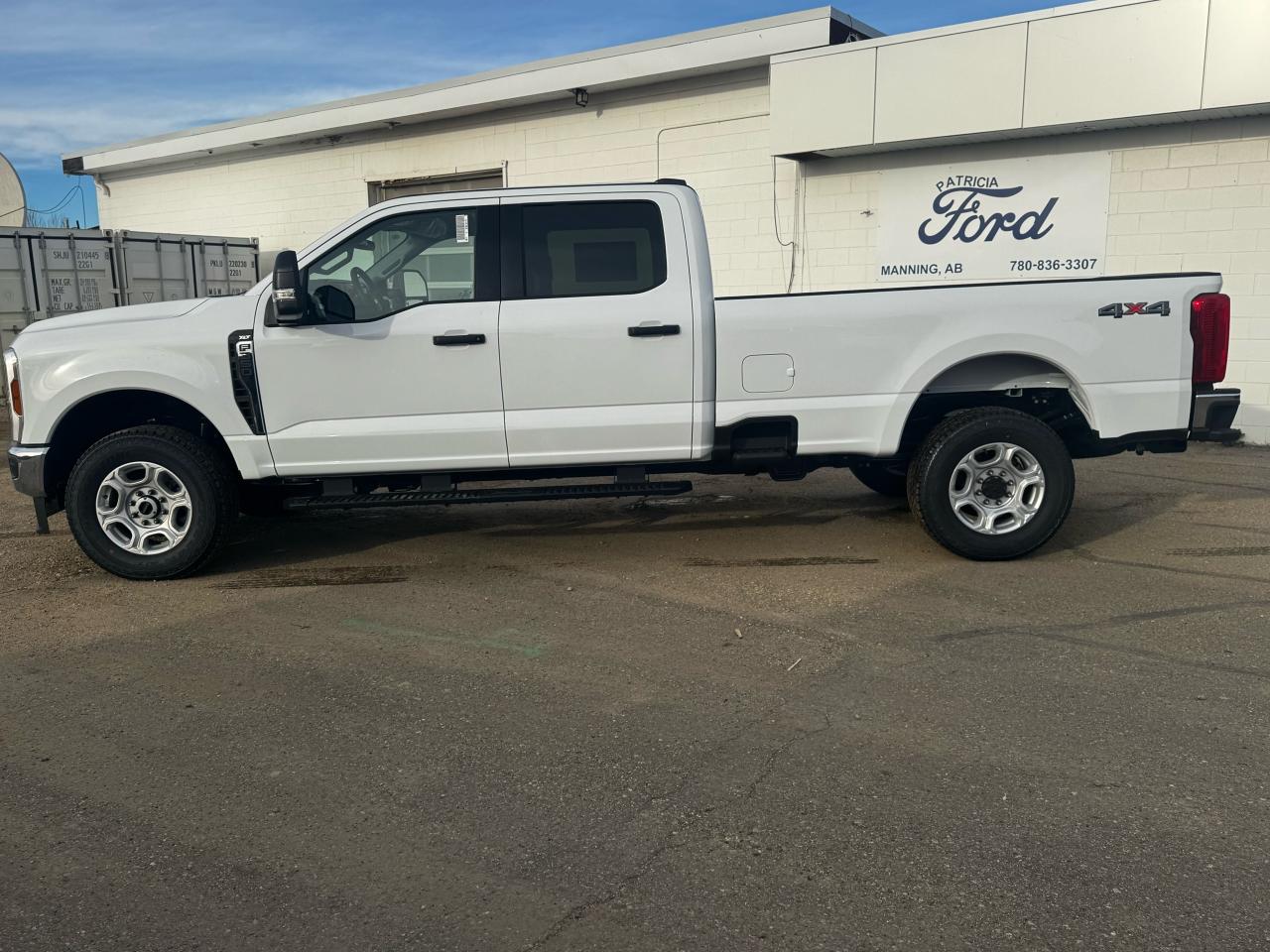 2026 Ford F-350 Super Duty SRW XLT Photo4