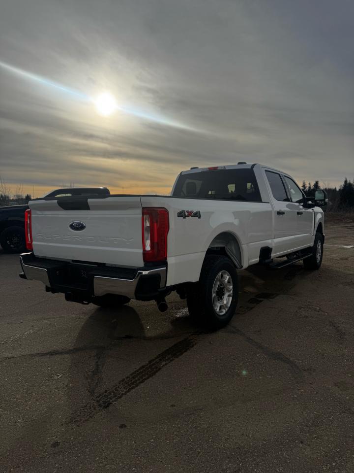 2026 Ford F-350 Super Duty SRW XLT Photo3