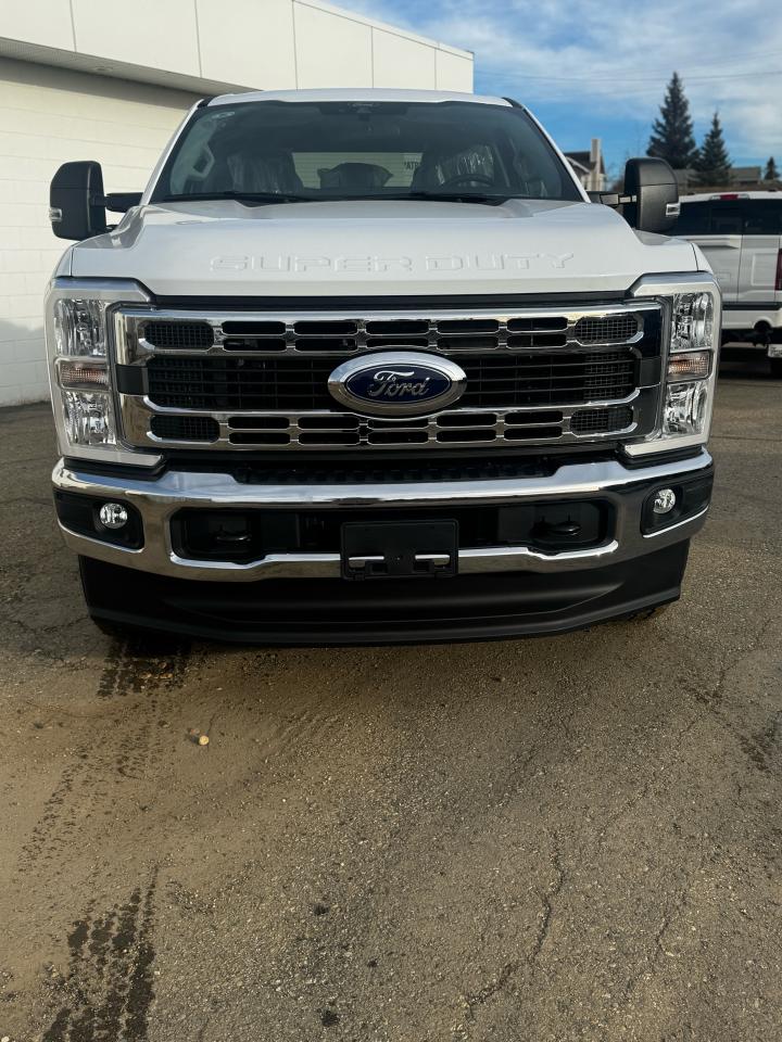 2026 Ford F-350 Super Duty SRW XLT Photo5