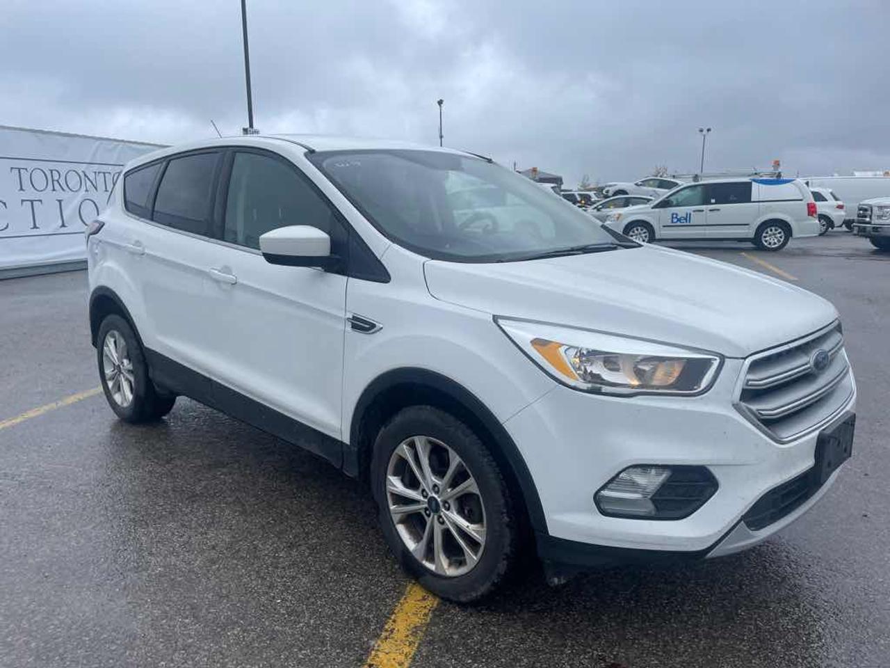 2017 Ford Escape SE Photo2
