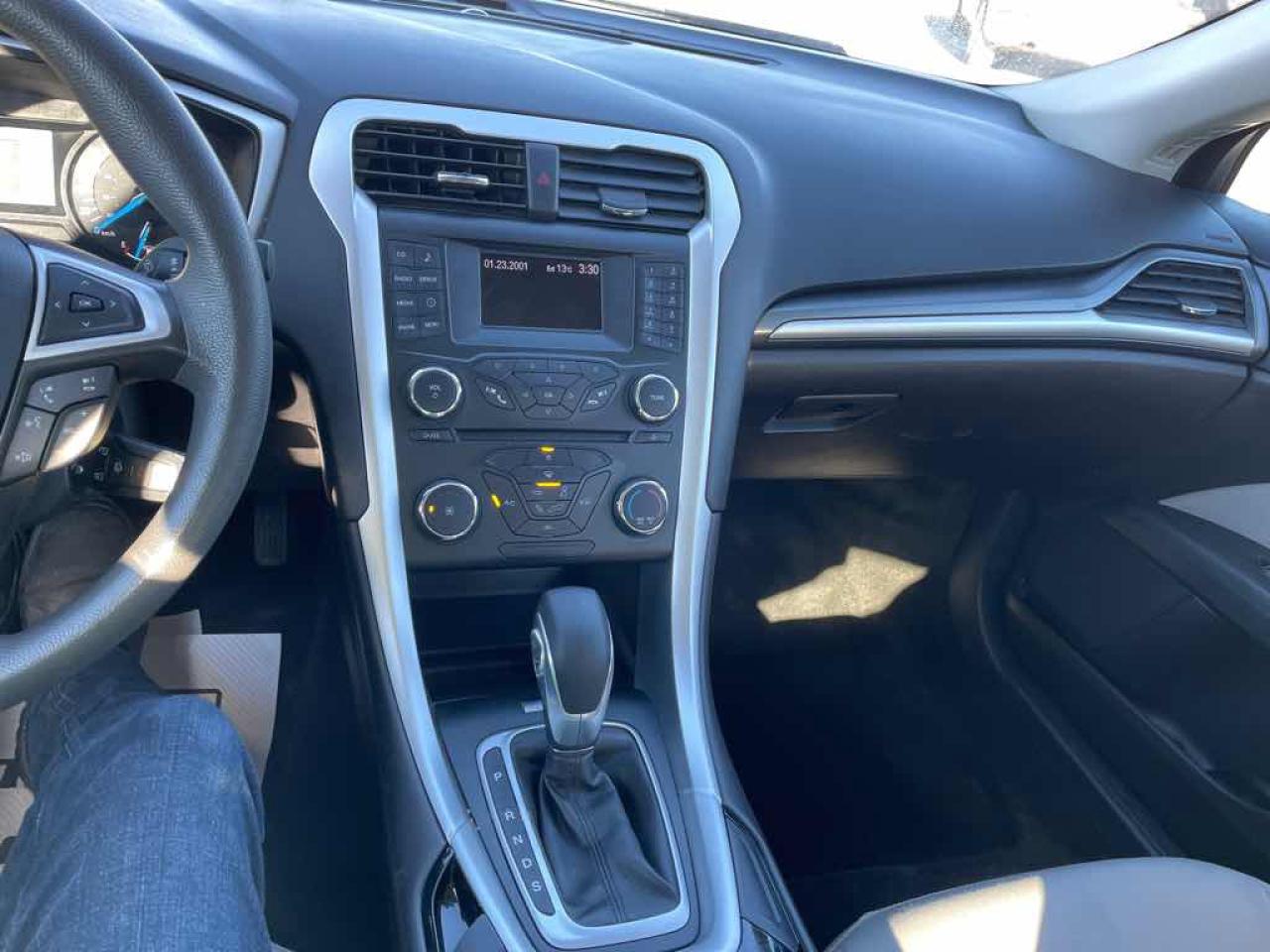 2013 Ford Fusion S - Photo #10