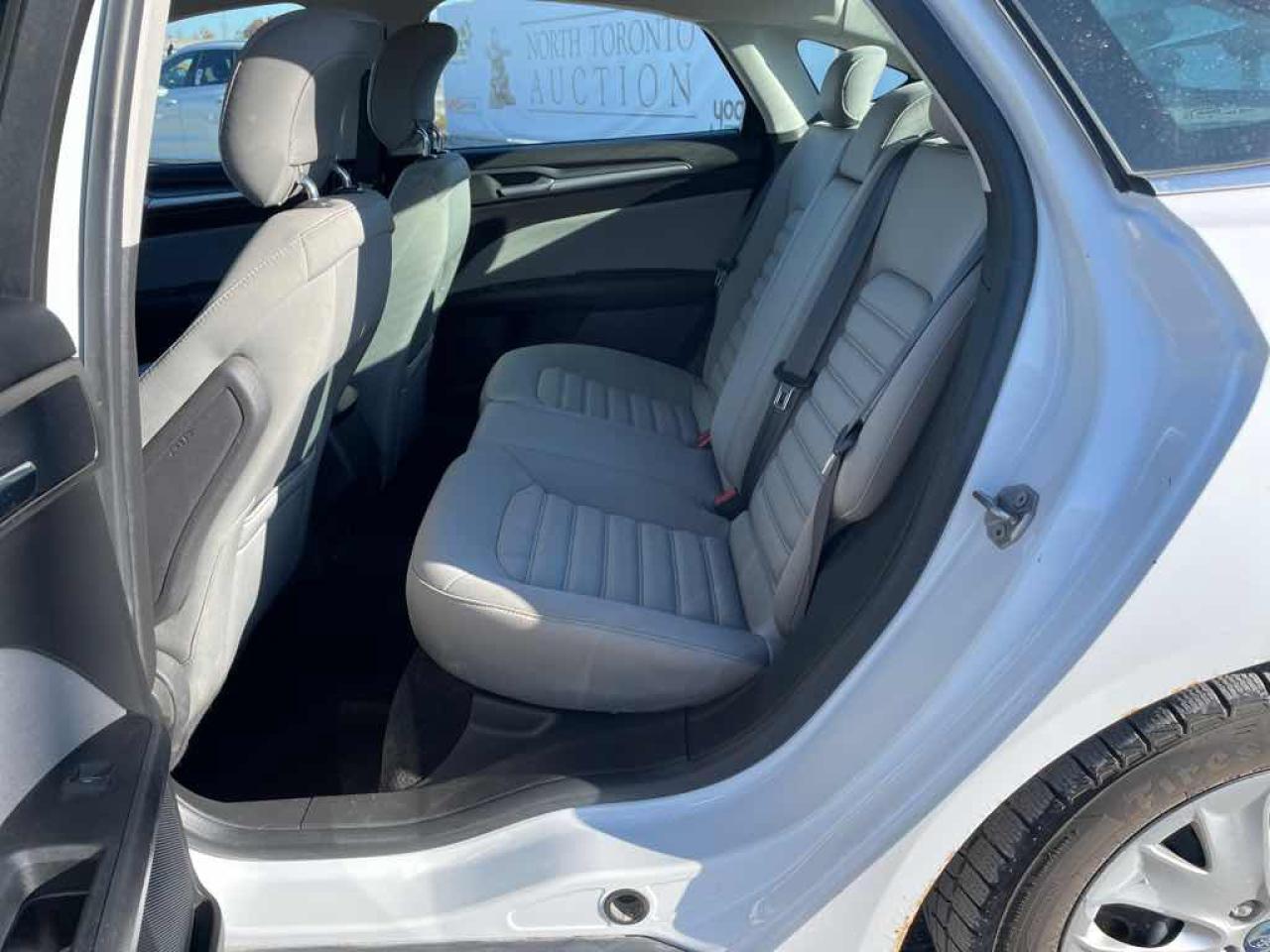 2013 Ford Fusion S - Photo #12