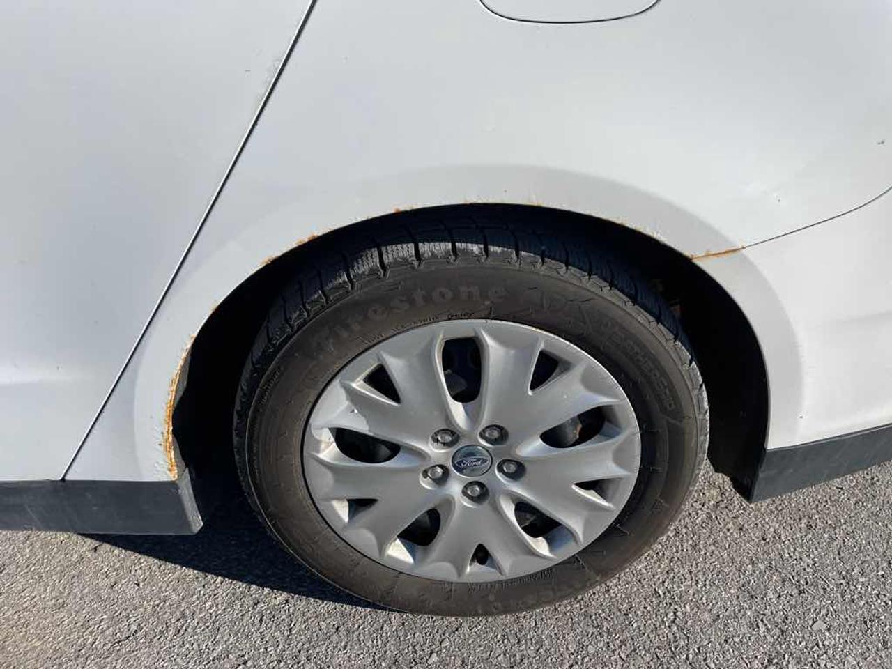 2013 Ford Fusion S Photo