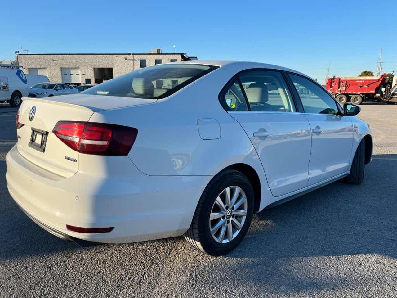 2016 Volkswagen Jetta Hybrid Photo3