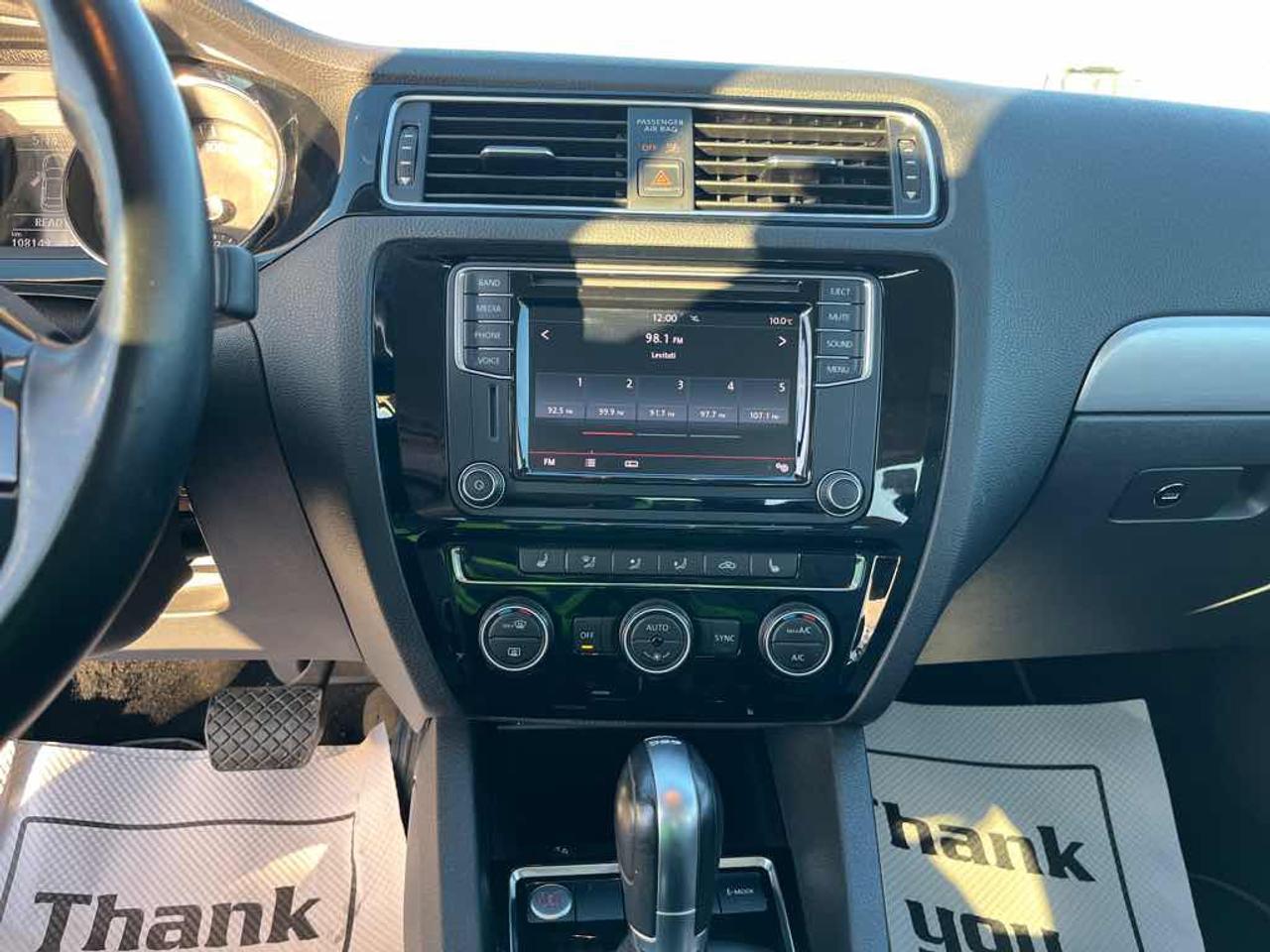 2016 Volkswagen Jetta Hybrid Photo