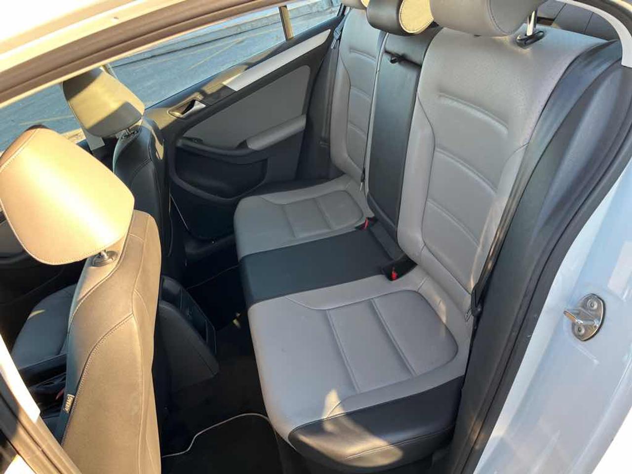 2016 Volkswagen Jetta Hybrid Photo