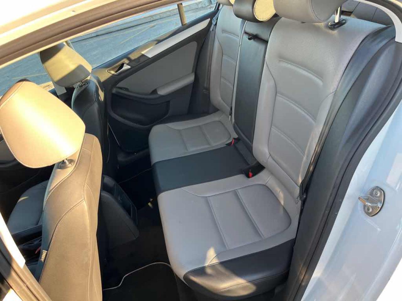 2016 Volkswagen Jetta Hybrid - Photo #11