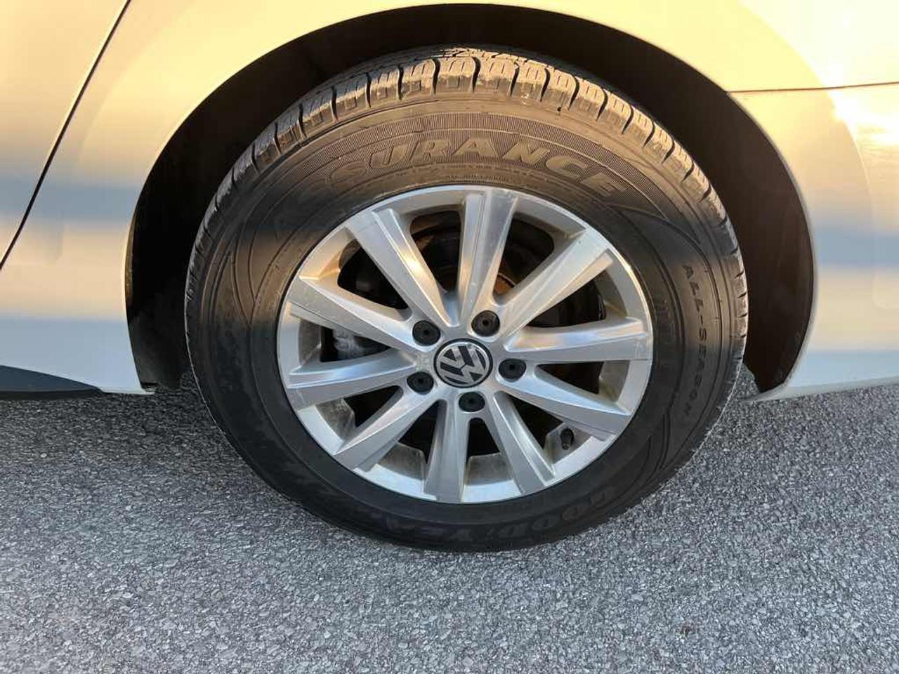 2016 Volkswagen Jetta Hybrid Photo