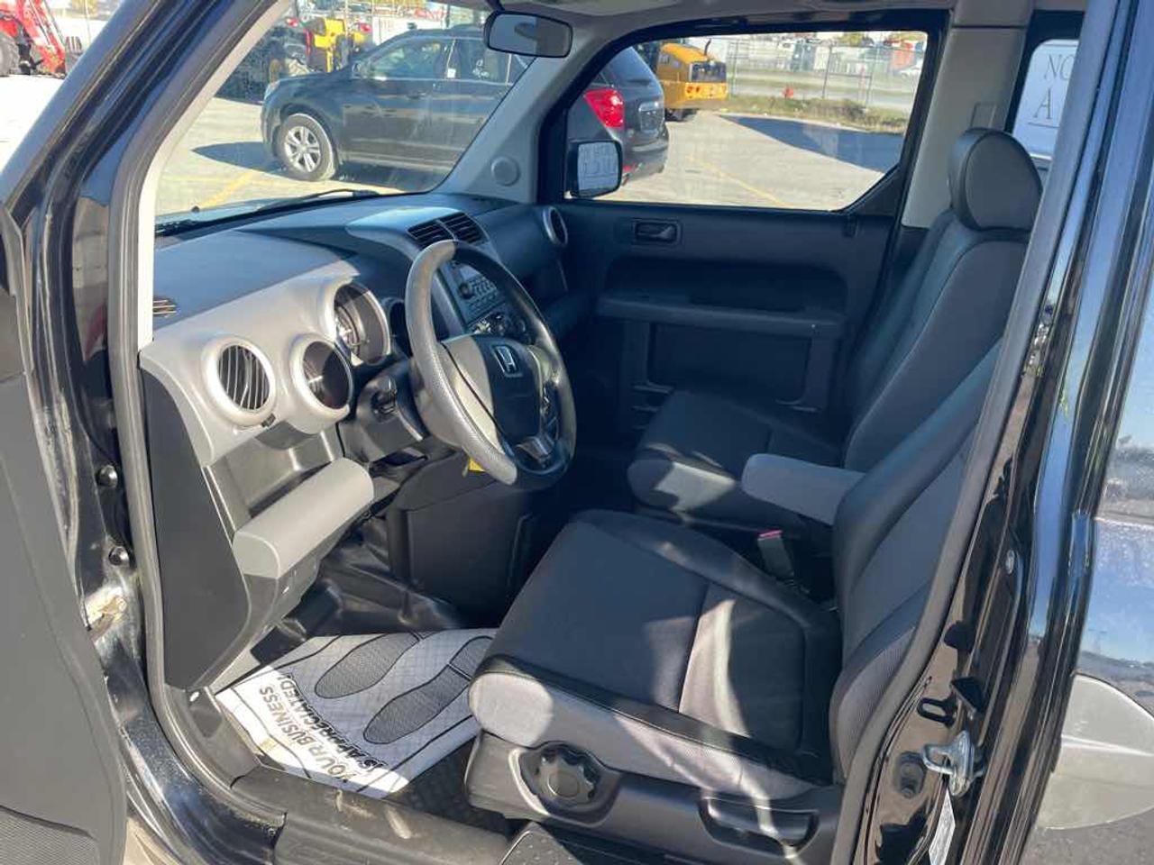 2003 Honda Element EX Photo