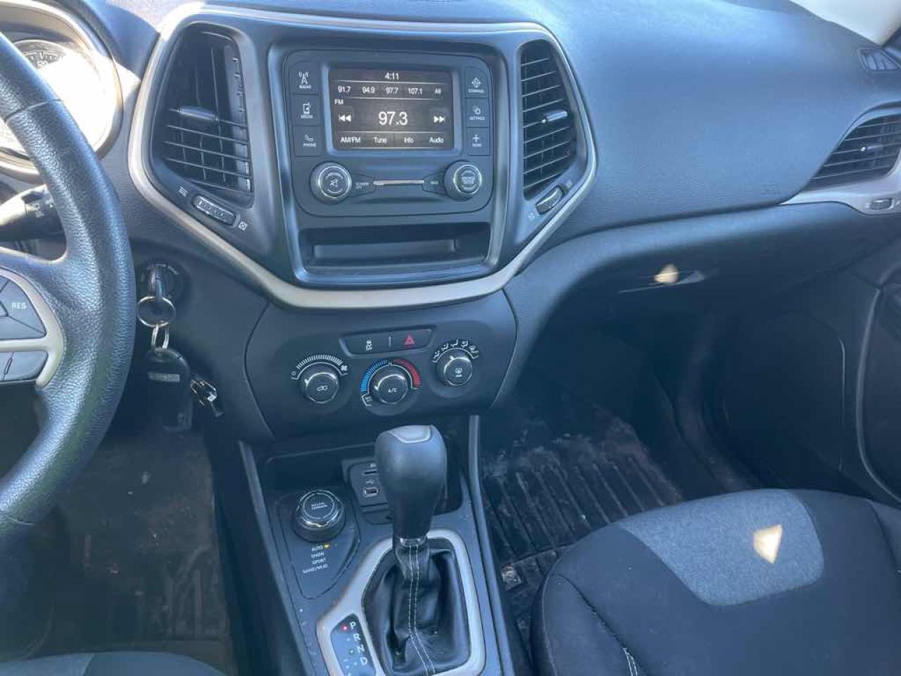 2014 Jeep Cherokee Sport - Photo #10