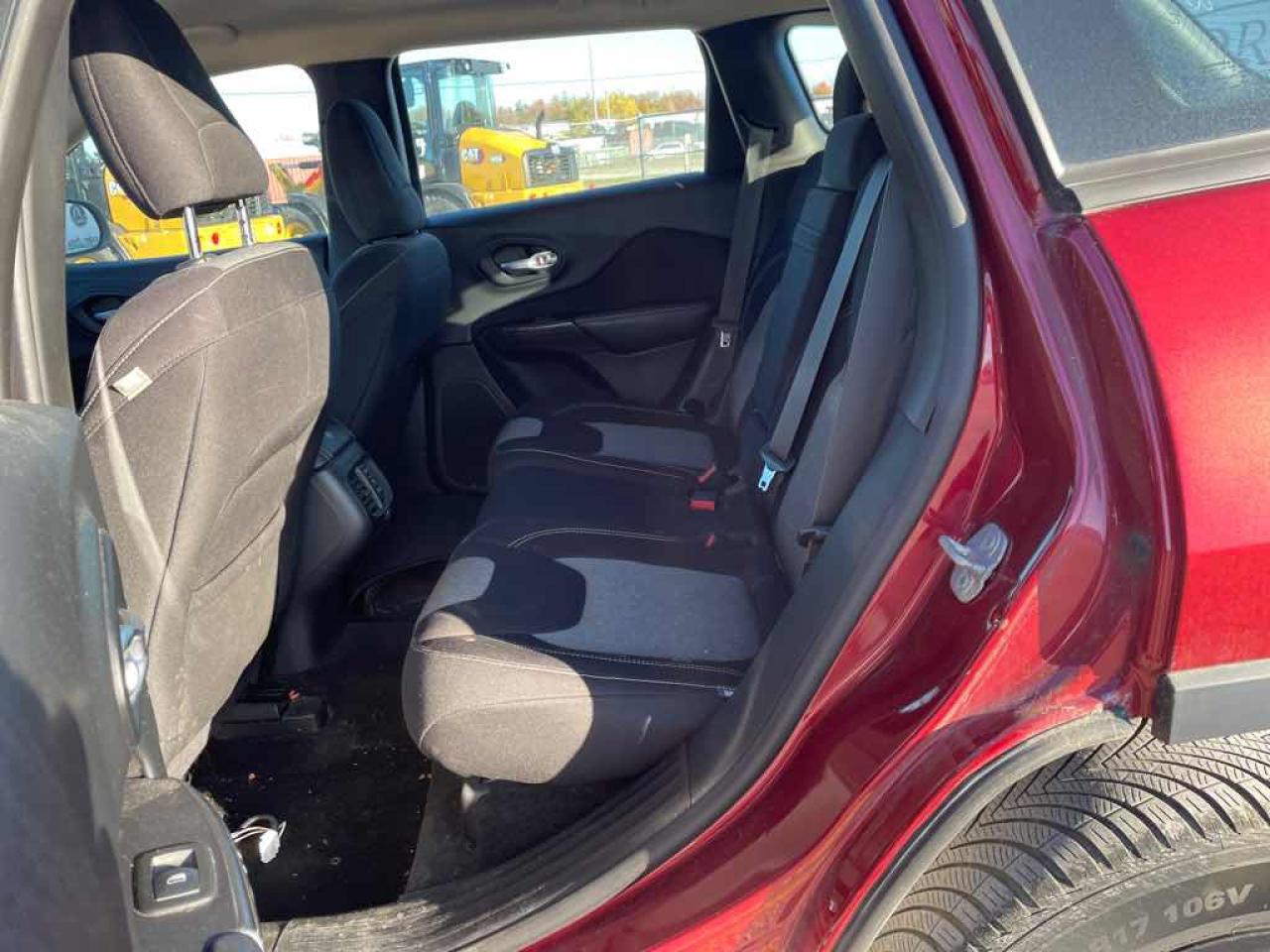 2014 Jeep Cherokee Sport - Photo #12