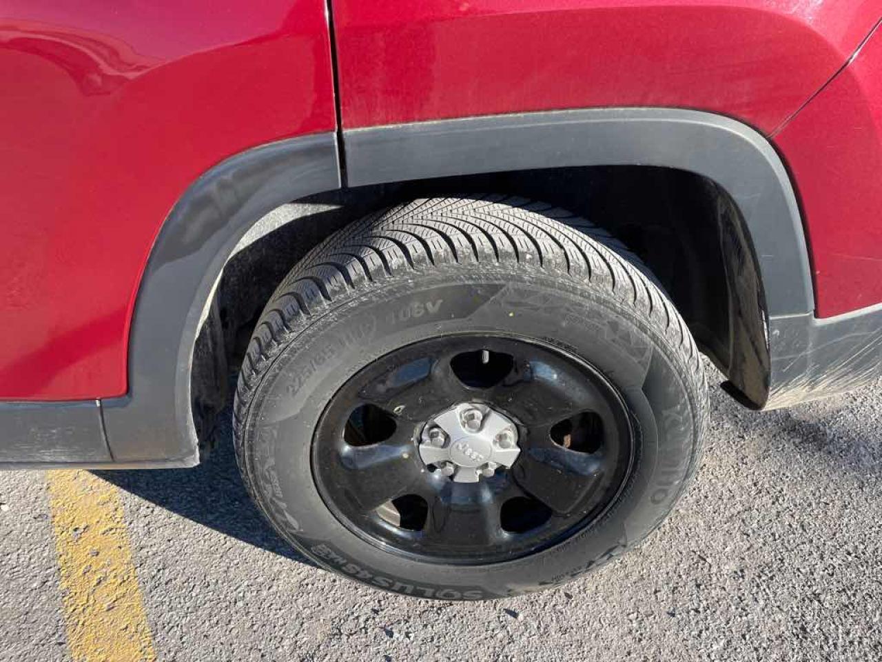 2014 Jeep Cherokee Sport - Photo #19