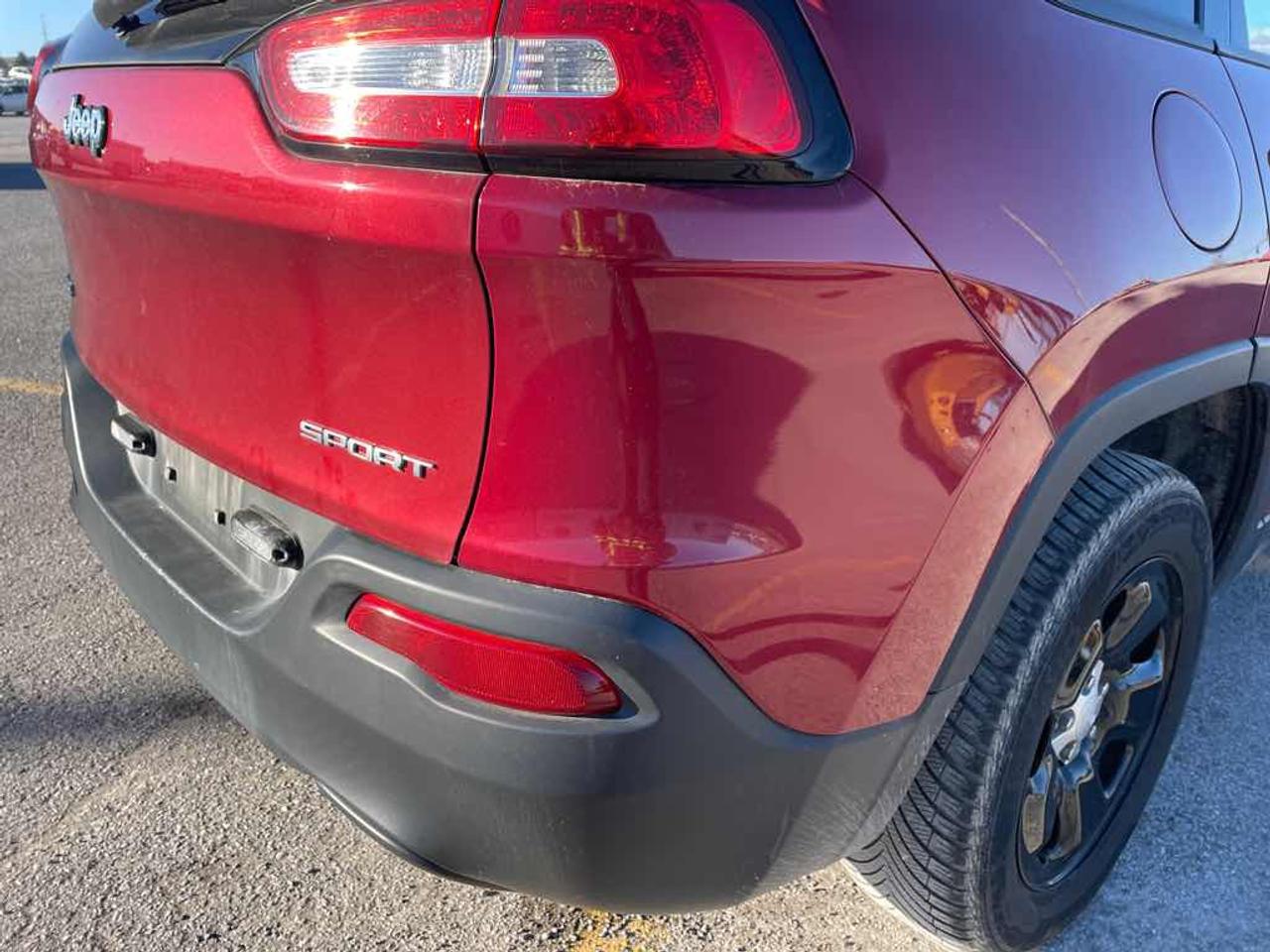 2014 Jeep Cherokee Sport Photo