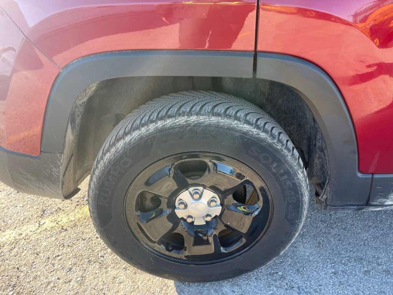 2014 Jeep Cherokee Sport - Photo #23