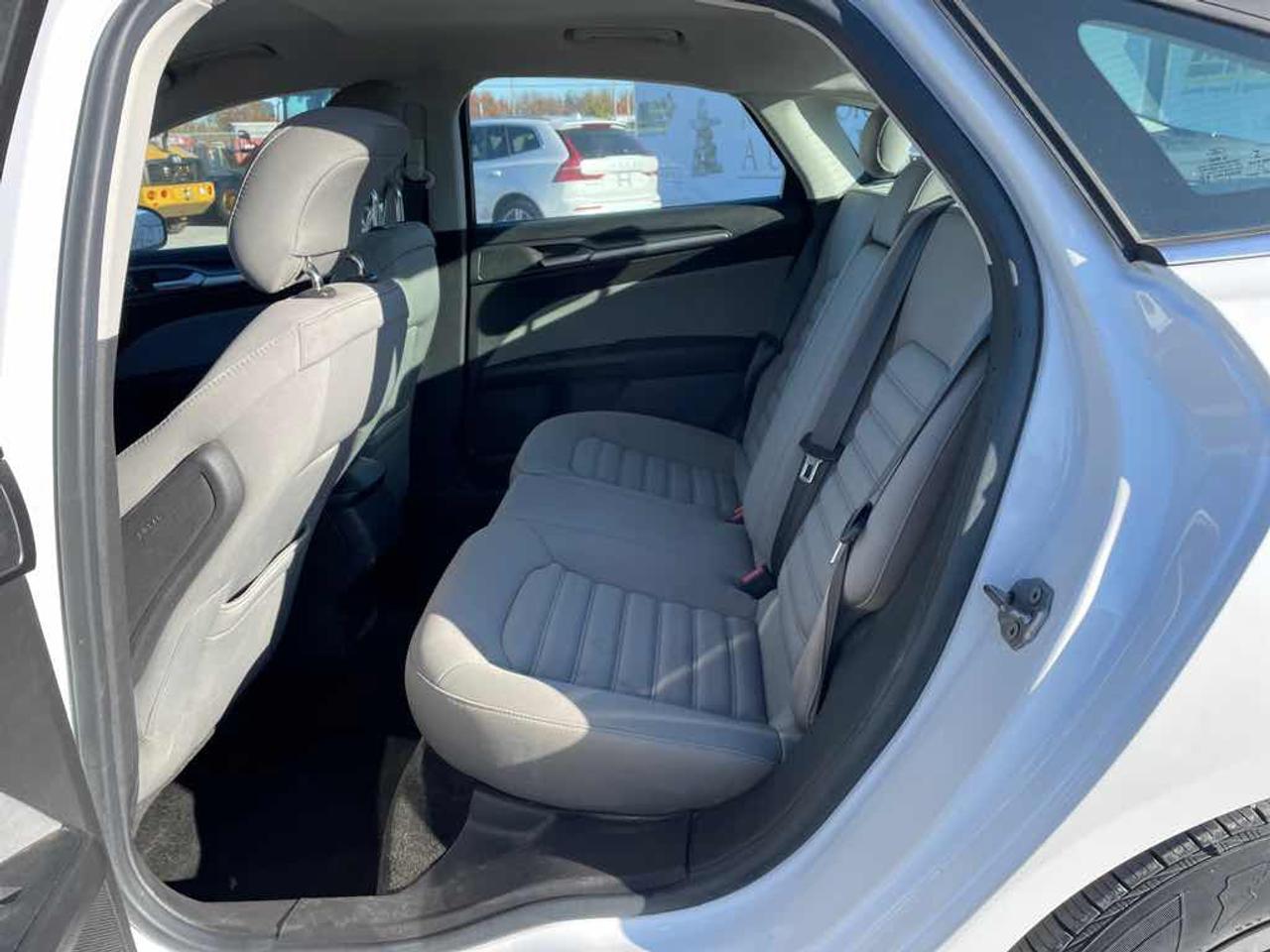 2013 Ford Fusion S Photo