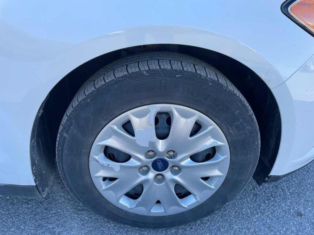 2013 Ford Fusion S - Photo #24