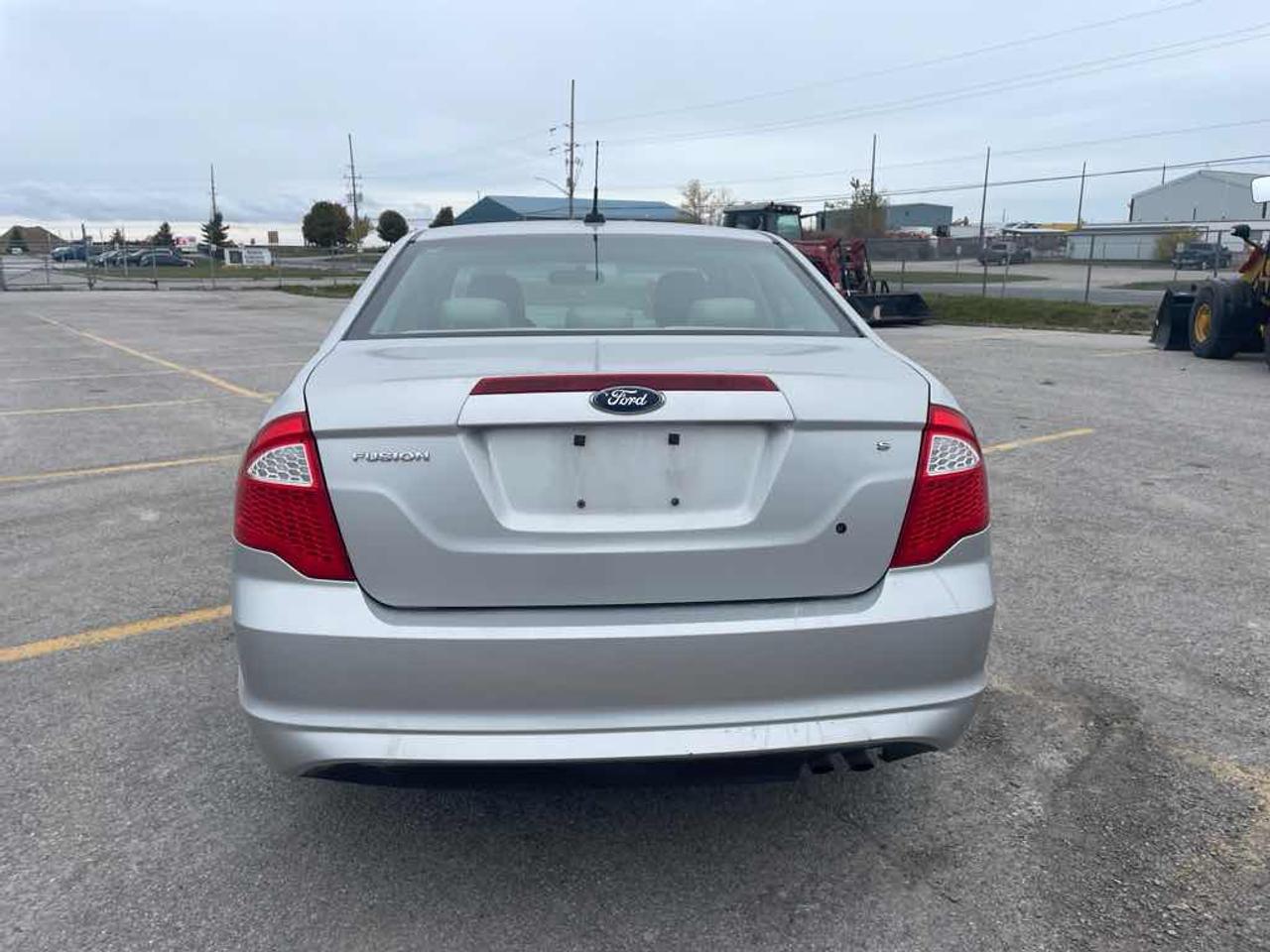 2010 Ford Fusion S Photo4
