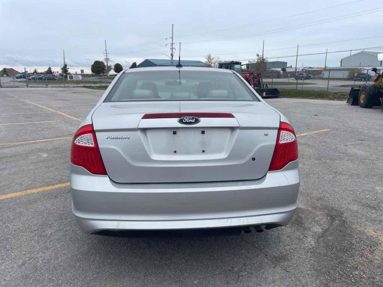 2010 Ford Fusion S - Photo #5