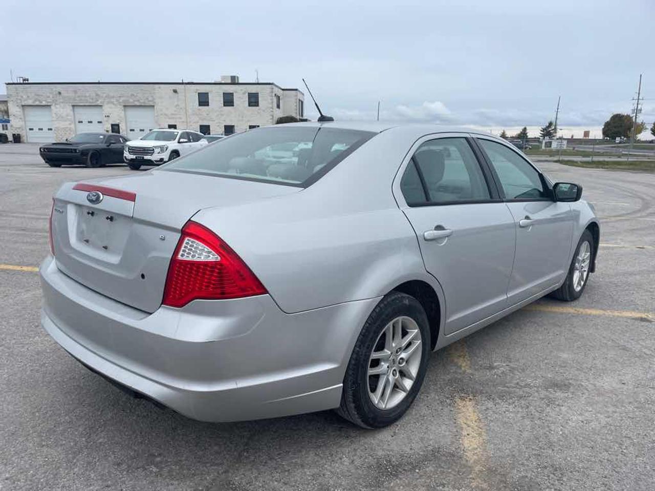 2010 Ford Fusion S Photo