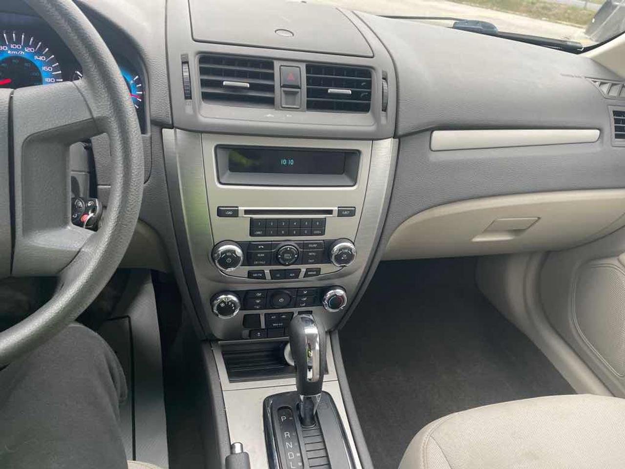2010 Ford Fusion S Photo