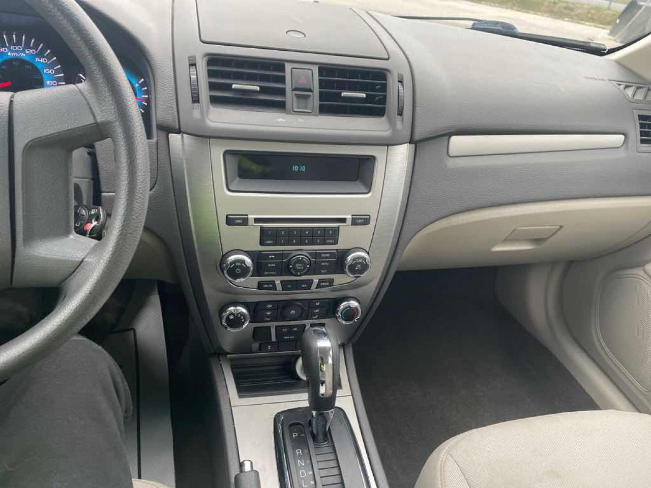 2010 Ford Fusion S - Photo #10