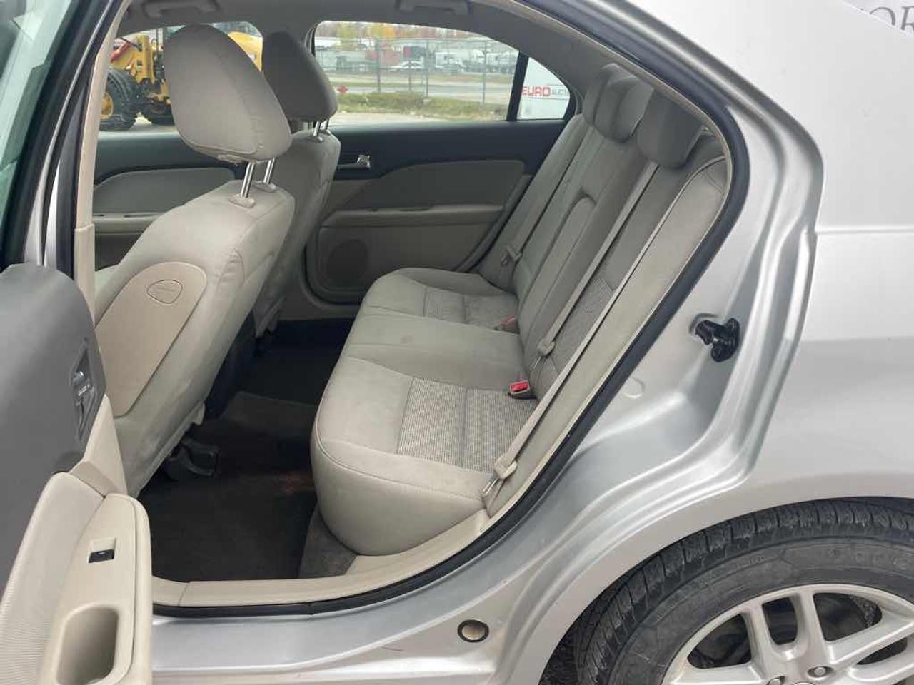 2010 Ford Fusion S Photo