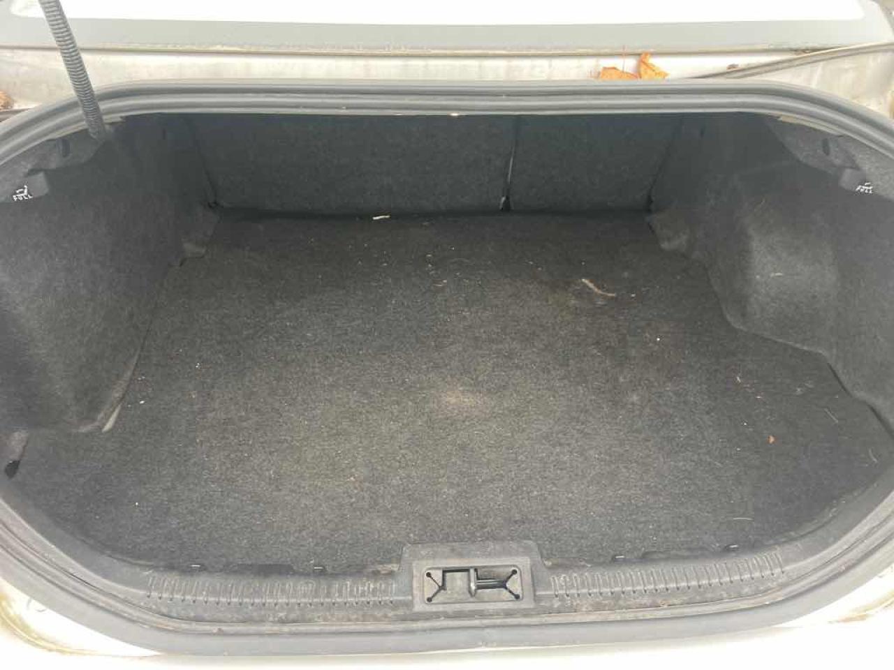 2010 Ford Fusion S - Photo #21