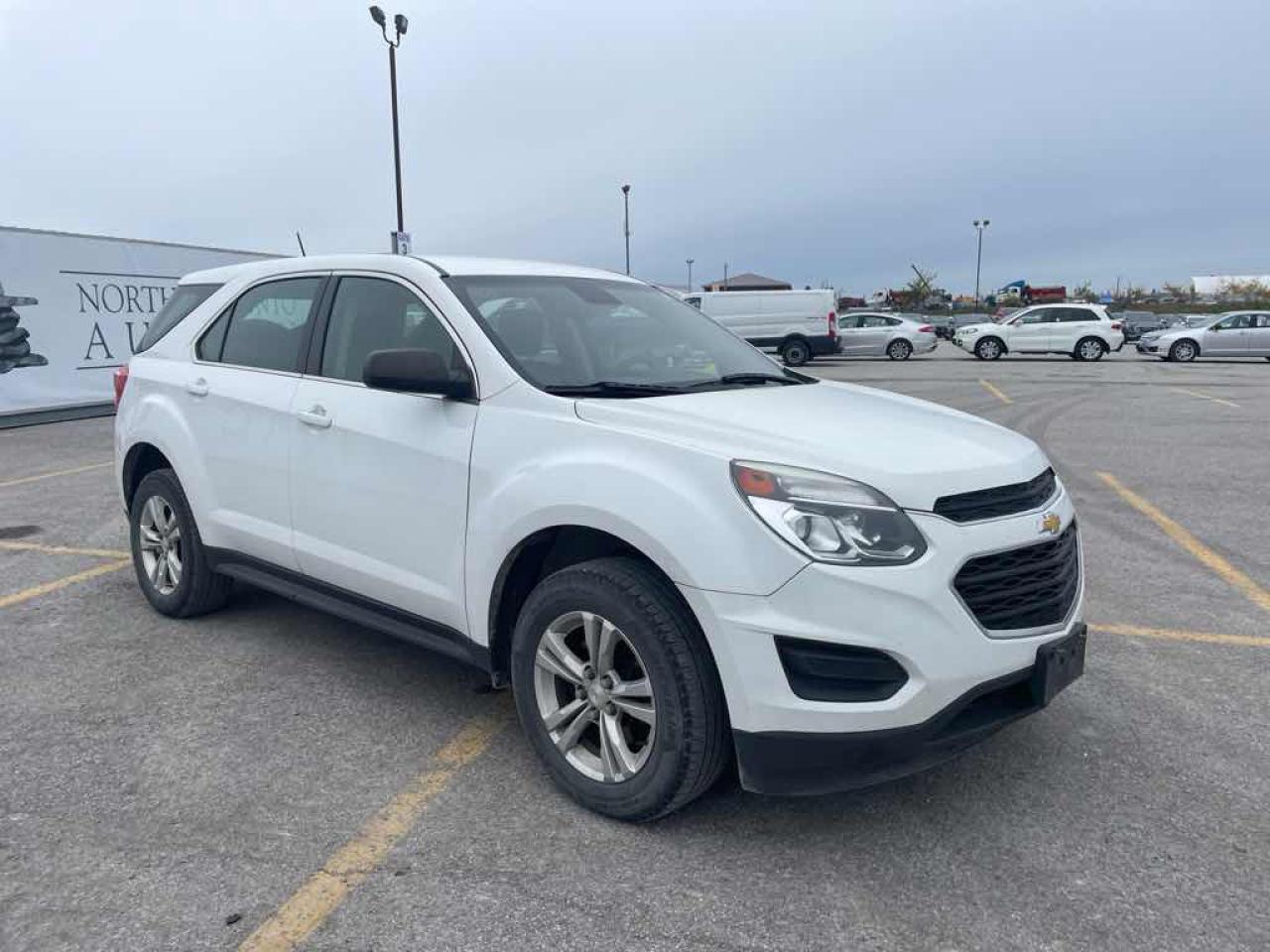2016 Chevrolet Equinox LS Photo2