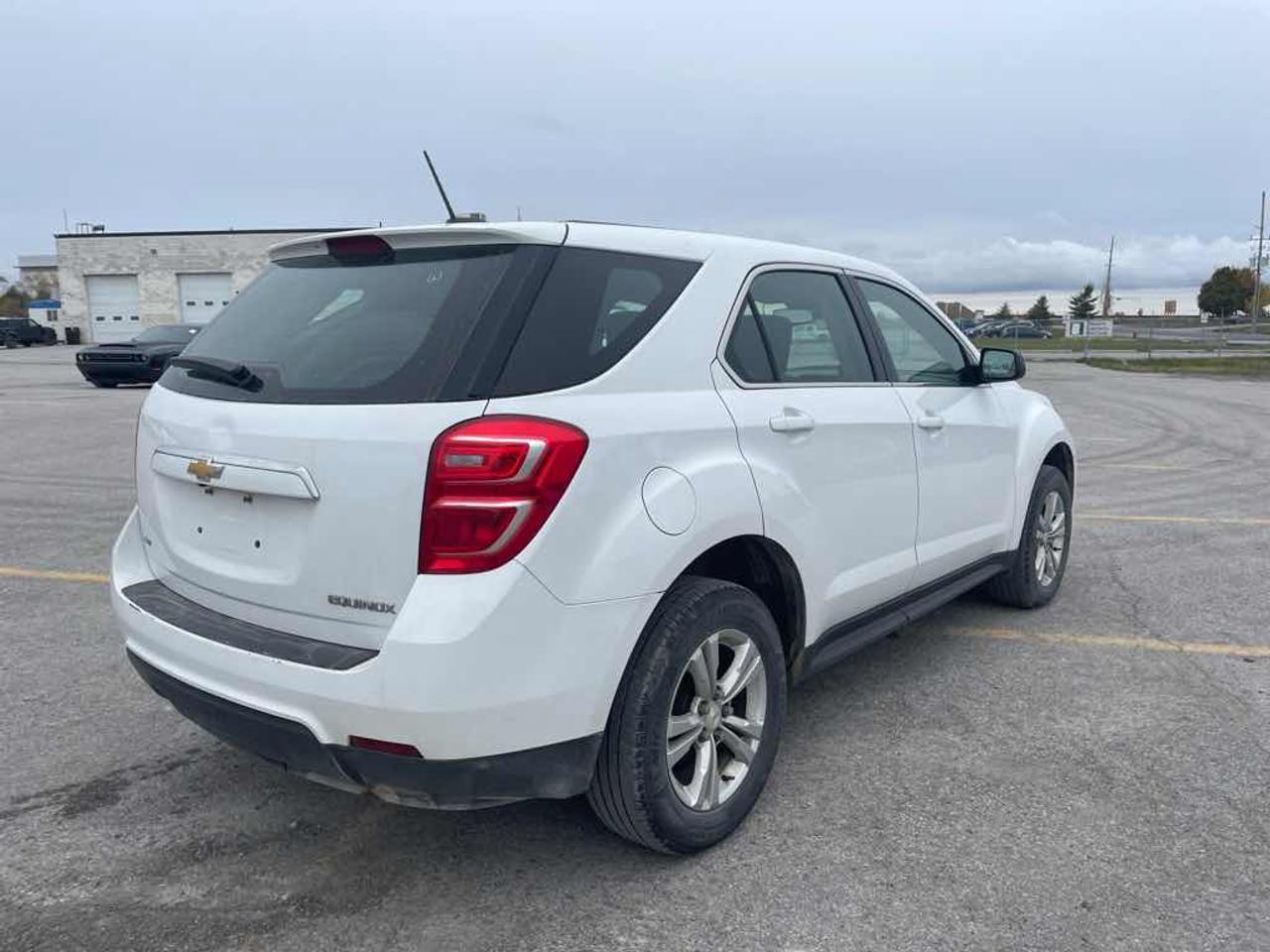 2016 Chevrolet Equinox LS Photo