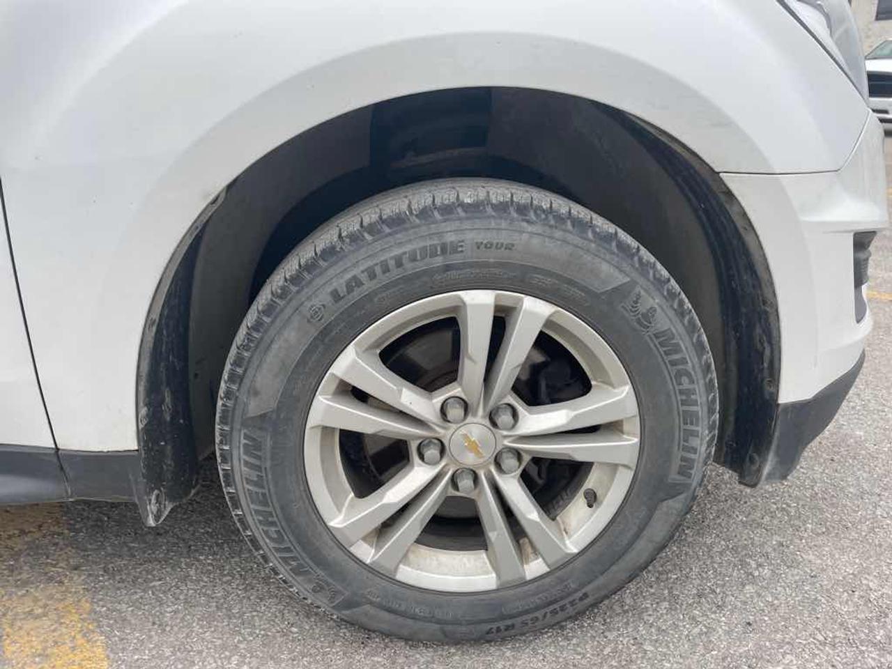 2016 Chevrolet Equinox LS Photo