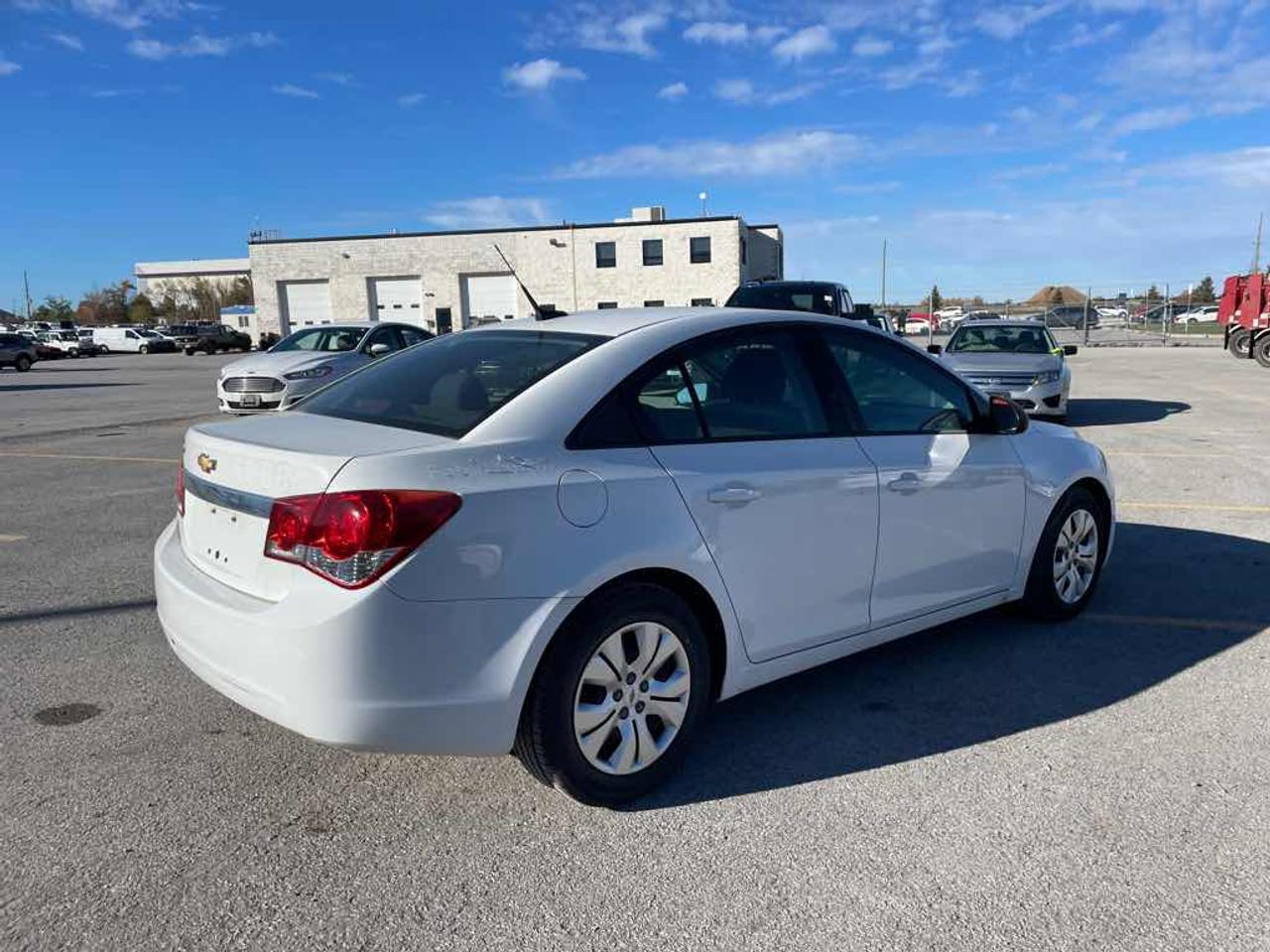 2014 Chevrolet Cruze LS Photo