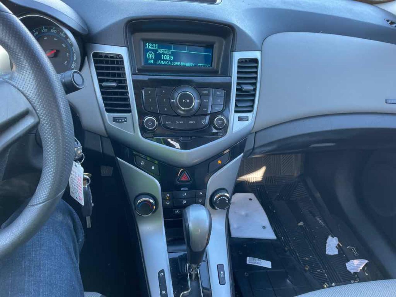 2014 Chevrolet Cruze LS - Photo #10